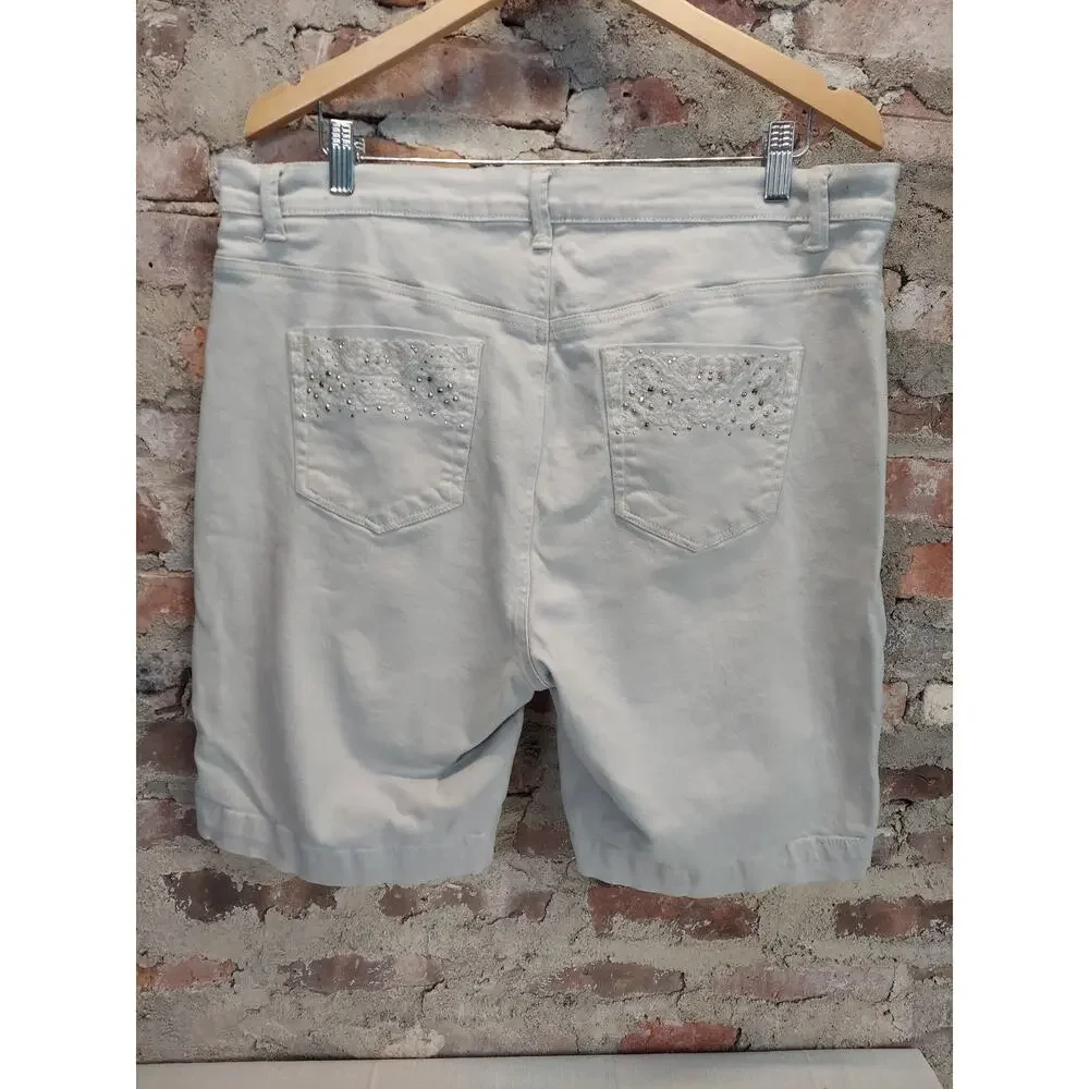 Gloria Vanderbilt Womens Amanda Shorts 18W Gray Slimming Effect Bermuda
